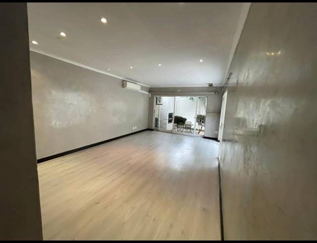 2 BEDROOM TOWNHOUSE FOR SALE IN SANDOWN